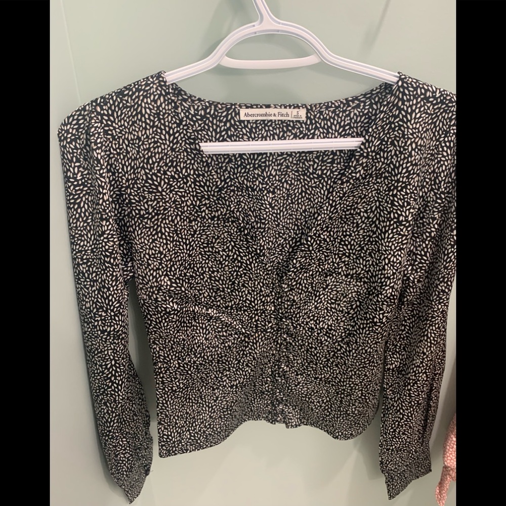 Abercrombie and finch blouse size small